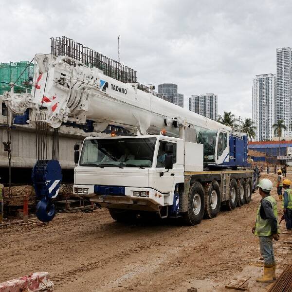 100-ton-mobile-crane-img-1