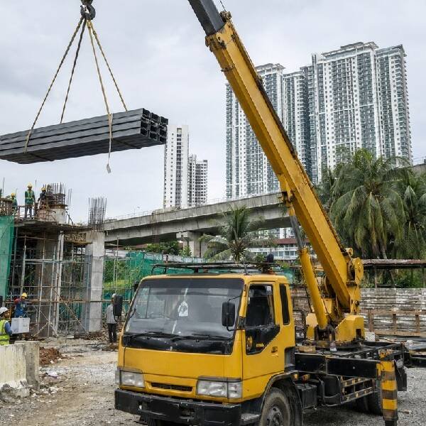 15-ton-mobile-crane-img-1