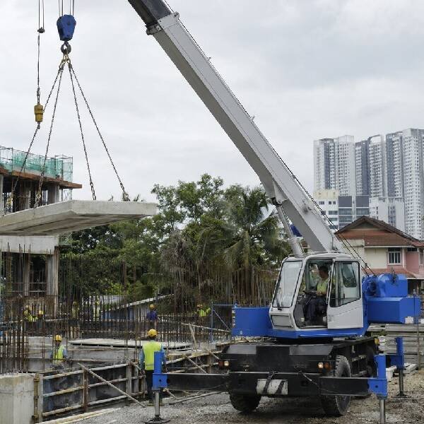 25-ton-mobile-crane-img-1